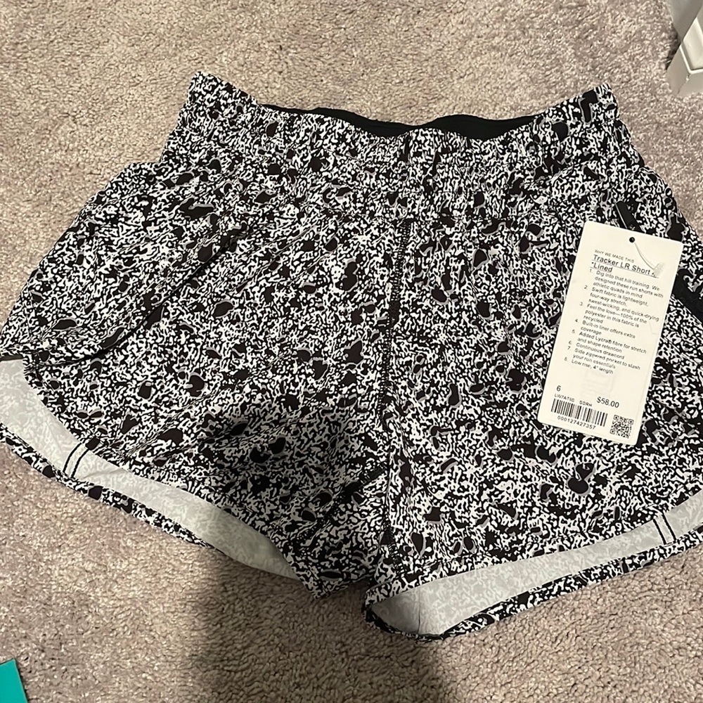 Lululemon tracker short 4”